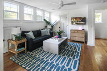 Load image into Gallery viewer, Scalloped Side Table