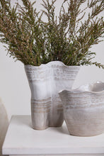 Load image into Gallery viewer, Claribel Vase