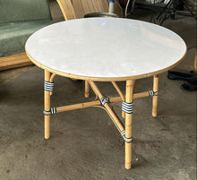 Load image into Gallery viewer, Mini Vale Set - Kids Table and Chair Pair - 2 colors