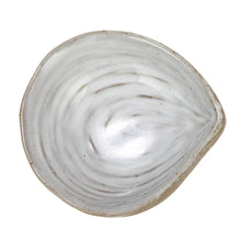 Load image into Gallery viewer, Stoneware Clam Shell Dish DF7924