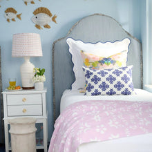 Load image into Gallery viewer, Scalloped Sham, Navy / White
