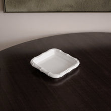 Load image into Gallery viewer, VIDA Bamboo Beverage Napkin Holder (all white)
