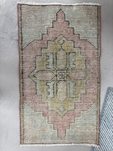 Load image into Gallery viewer, Turkish rug #107
