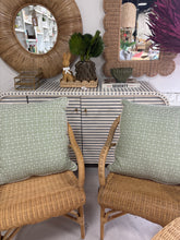 Load image into Gallery viewer, Green and White Maze Pattern Pillows
