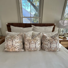 Load image into Gallery viewer, Sienna Bed - King
