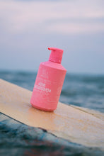 Load image into Gallery viewer, Surfer Betty's The Washout Shampoo
