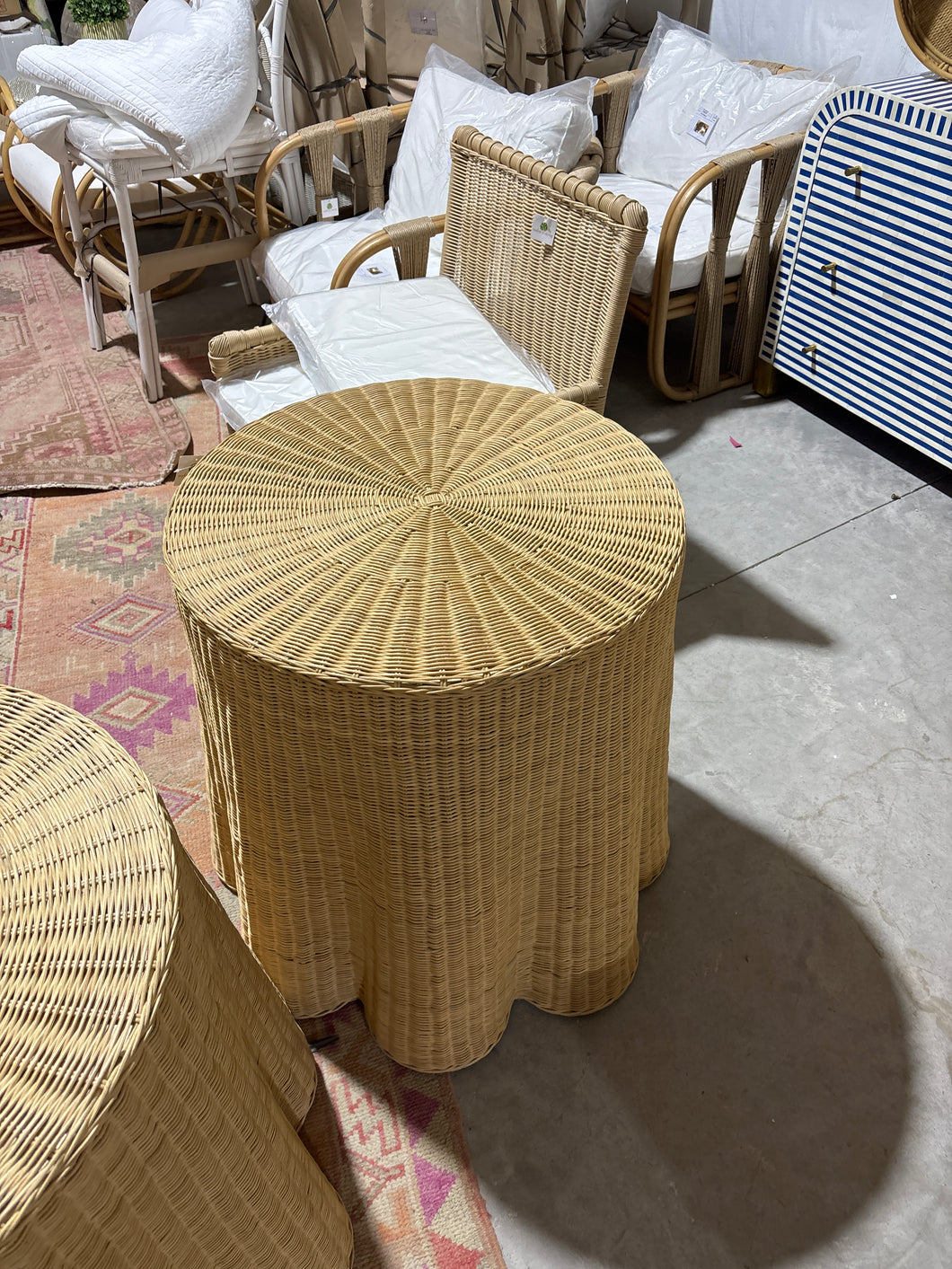 Marina scalloped side table