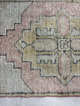 Load image into Gallery viewer, Turkish rug #107
