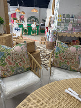 Load image into Gallery viewer, Flower Print Pillows
