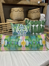 Load image into Gallery viewer, Lacefield Bombay 24 x 24 pillowcase in Kelly
