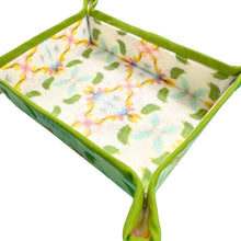 Load image into Gallery viewer, Dogwood Snap Tray

