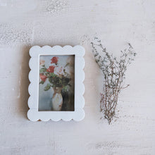 Load image into Gallery viewer, DG0218 Scalloped Resin 4 x 6 Frame
