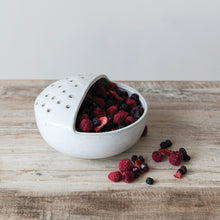 Load image into Gallery viewer, Stoneware Berry Bowl With Strainer White
