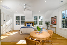Load image into Gallery viewer, The Neelie Scalloped Round Table
